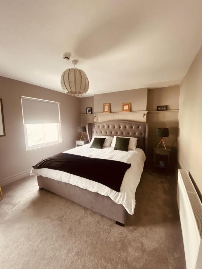 3 Bedroom Luxury Apartment Main Street קאשל מראה חיצוני תמונה