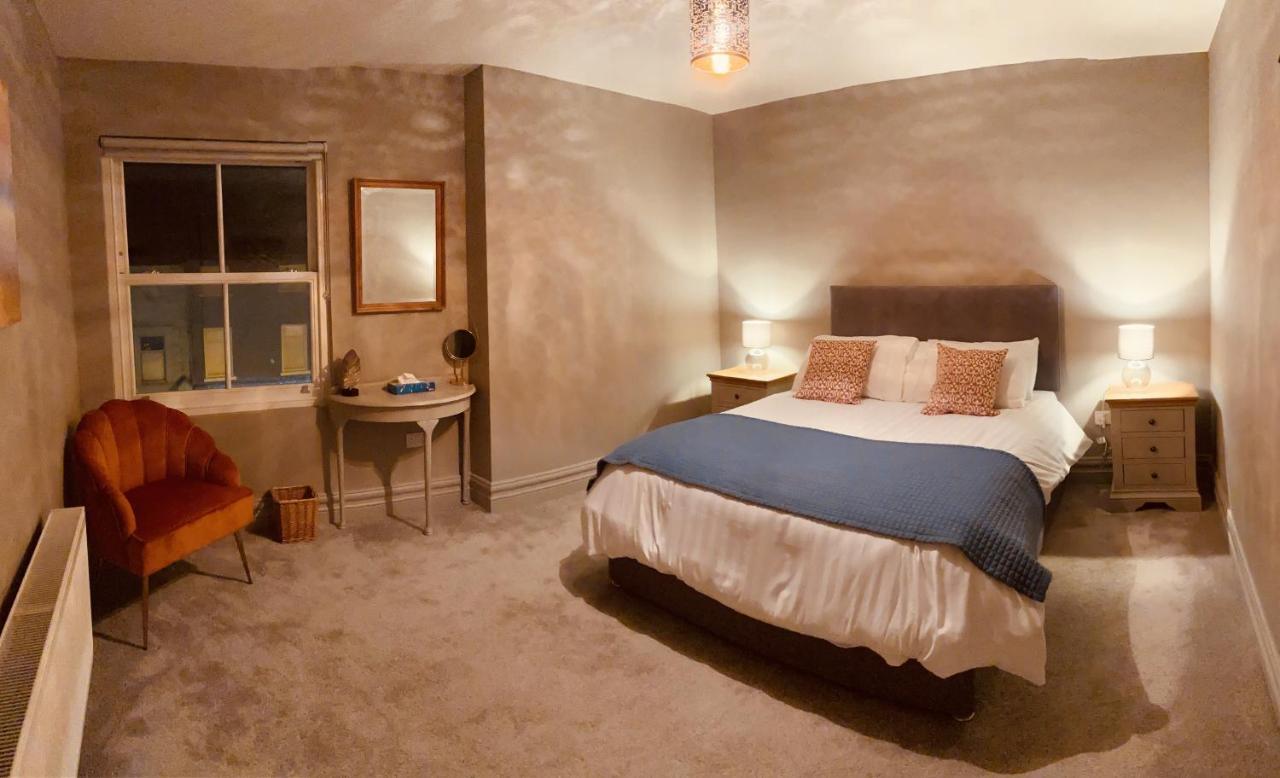 3 Bedroom Luxury Apartment Main Street קאשל מראה חיצוני תמונה