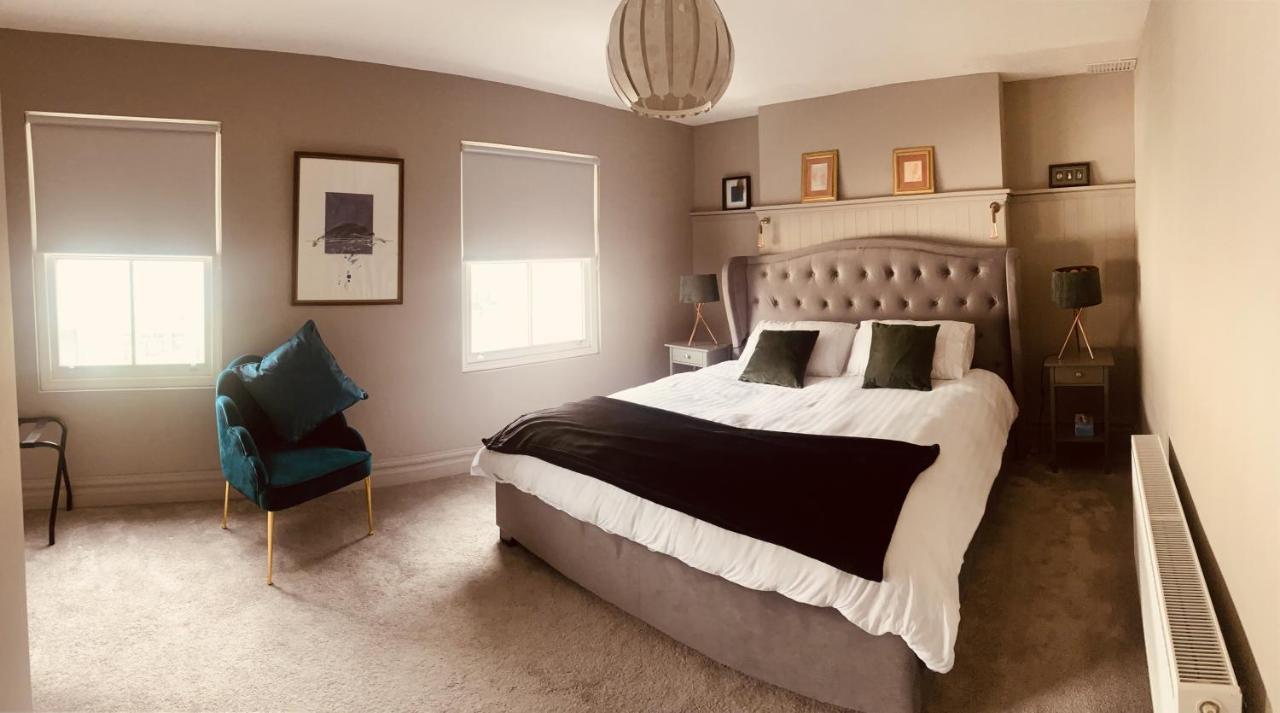 3 Bedroom Luxury Apartment Main Street קאשל מראה חיצוני תמונה