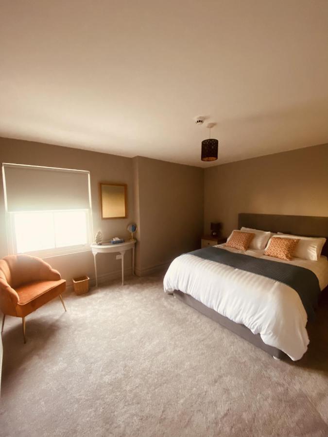 3 Bedroom Luxury Apartment Main Street קאשל מראה חיצוני תמונה