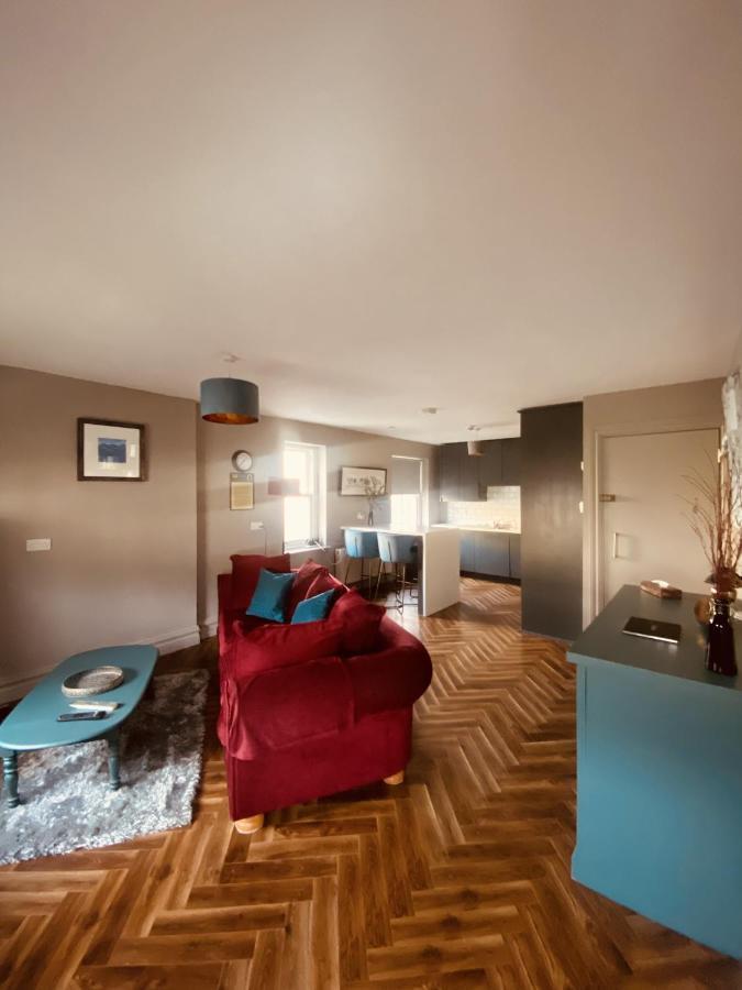 3 Bedroom Luxury Apartment Main Street קאשל מראה חיצוני תמונה