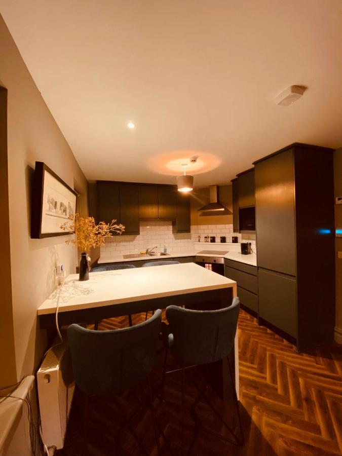 3 Bedroom Luxury Apartment Main Street קאשל מראה חיצוני תמונה