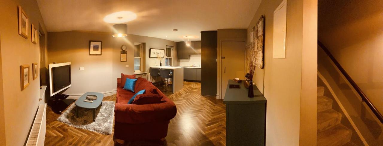 3 Bedroom Luxury Apartment Main Street קאשל מראה חיצוני תמונה