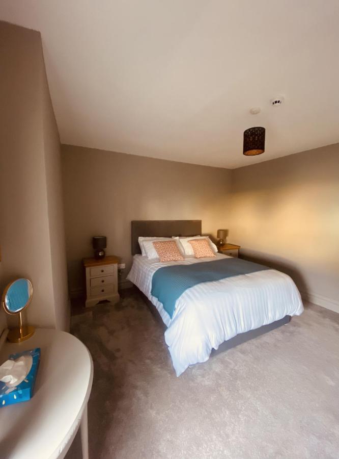 3 Bedroom Luxury Apartment Main Street קאשל מראה חיצוני תמונה