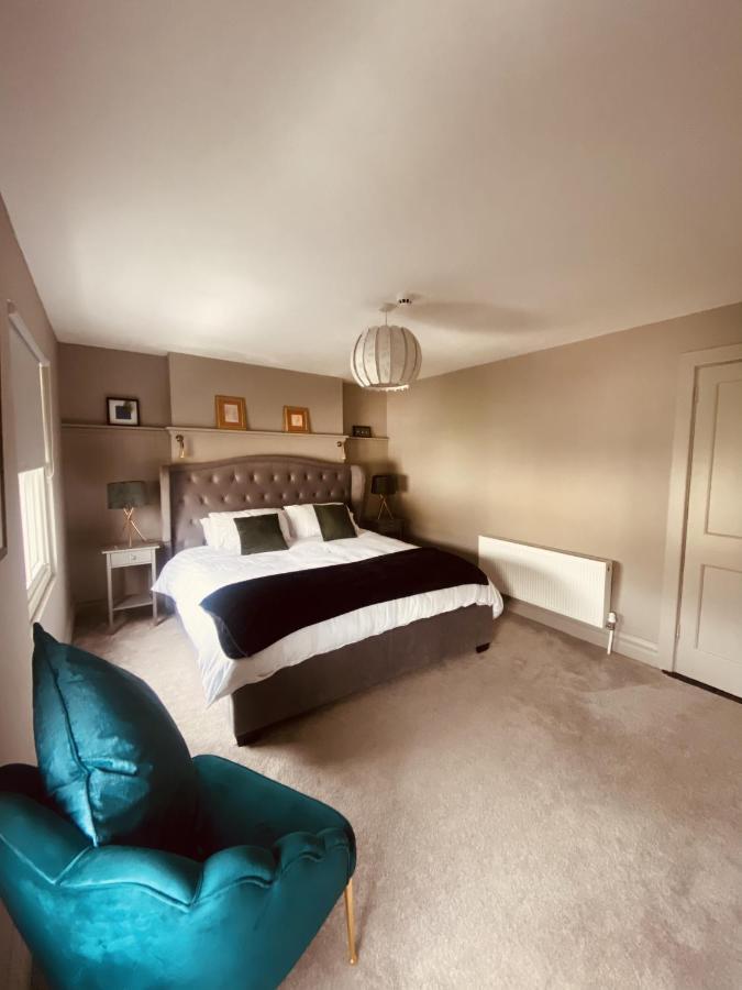 3 Bedroom Luxury Apartment Main Street קאשל מראה חיצוני תמונה