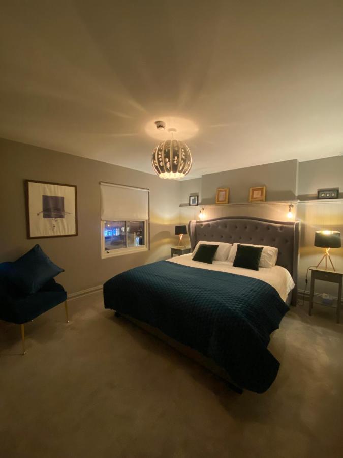 3 Bedroom Luxury Apartment Main Street קאשל מראה חיצוני תמונה