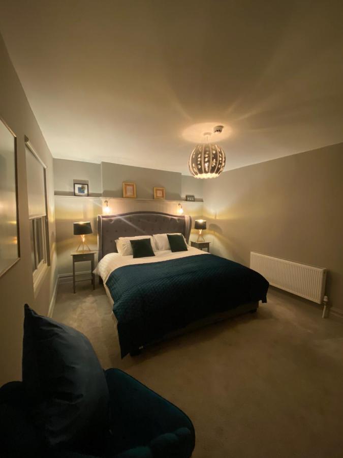 3 Bedroom Luxury Apartment Main Street קאשל מראה חיצוני תמונה
